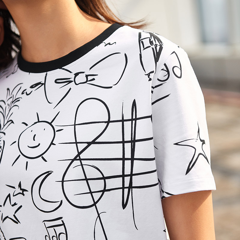 哥弟女装2018春季新款抽象印花拼色圆领短袖T恤A300215